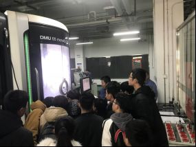 探索康復(fù)輔具的科技魅力 康復(fù)工程學(xué)院2017級(jí)假肢矯形器專業(yè)赴北京市康復(fù)輔具技術(shù)中心實(shí)踐認(rèn)知活動(dòng)紀(jì)實(shí)